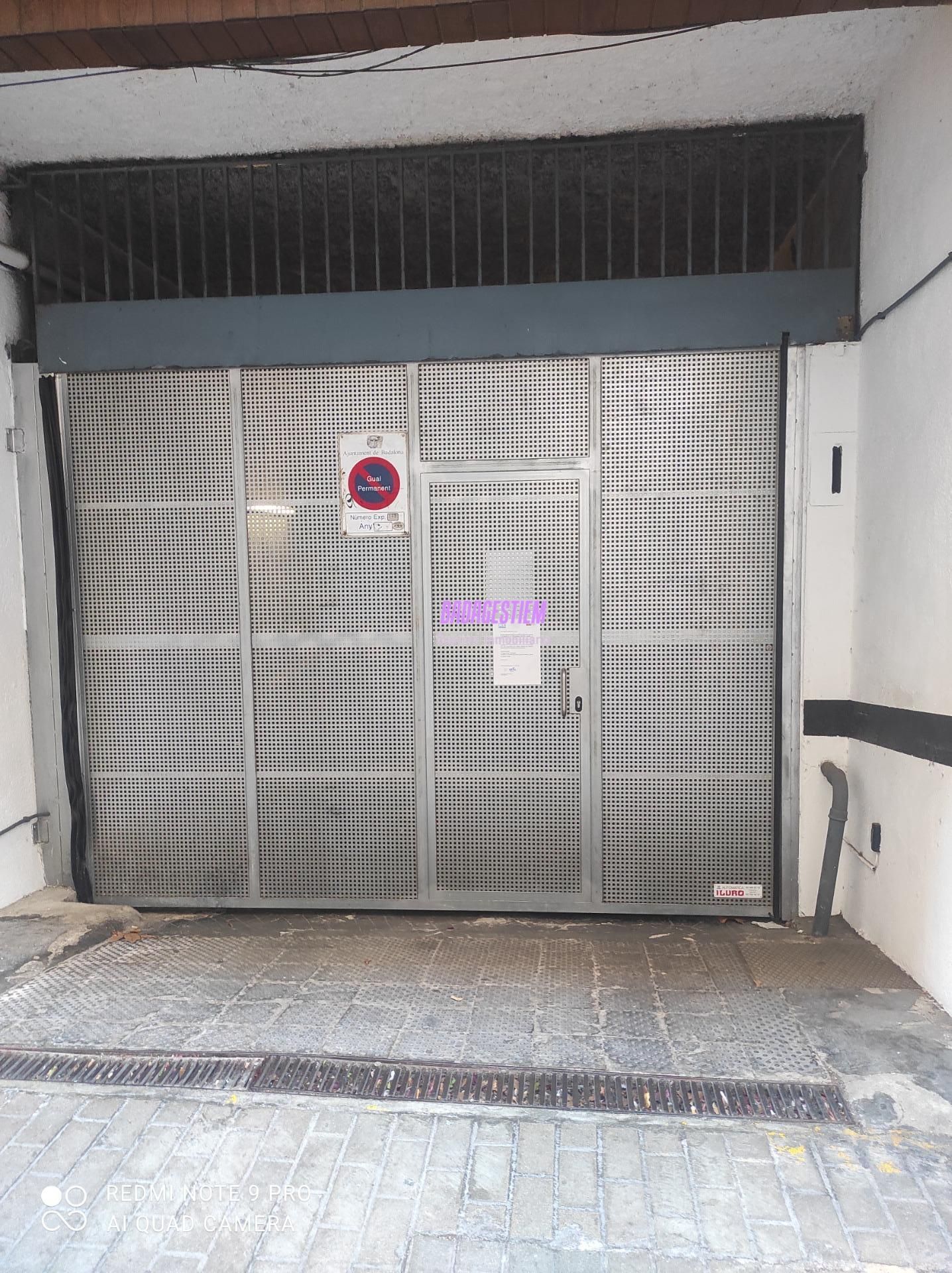 Vista exterior de Garaje de alquiler en Badalona