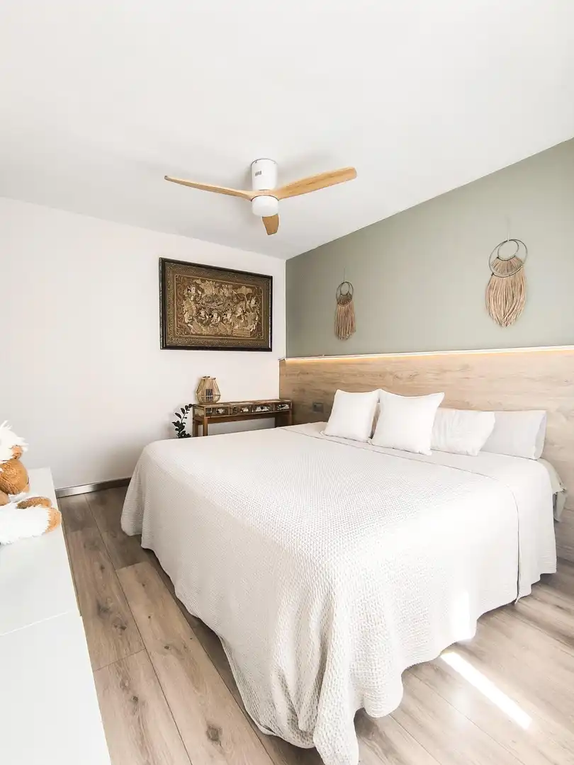 Habitación de Ático en venta en Mataró con Parquet, Terraza y Piscina