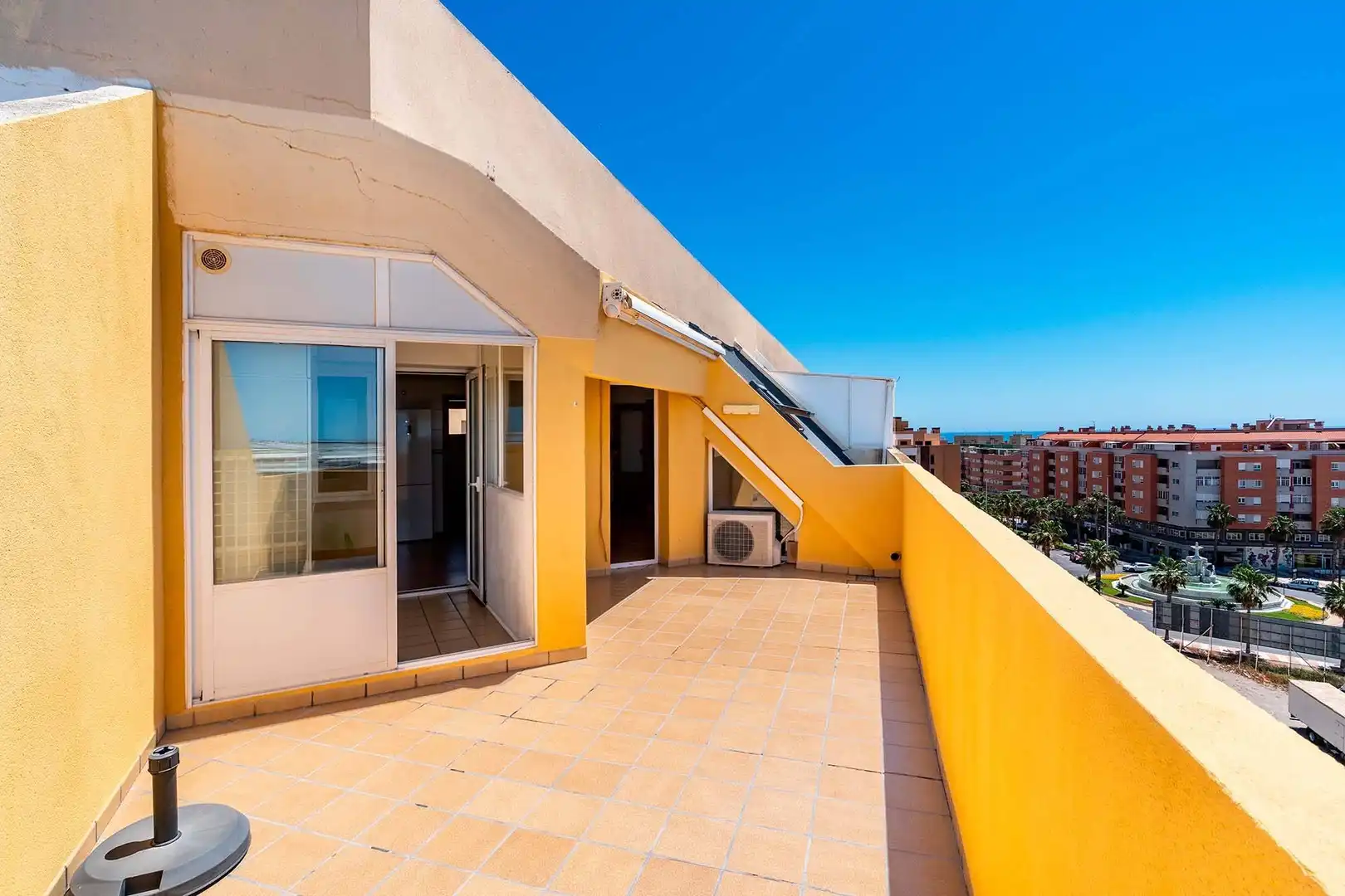 Terraza de Piso en venta en Roquetas de Mar con Aire acondicionado, Parquet y Terraza