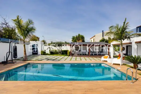Piscina de Finca rústica en venta en Torrevieja con Aire acondicionado, Calefacción y Jardín privado