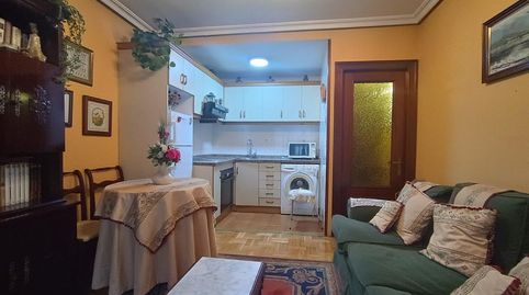 Foto 3 de Piso en venta en Jerónimo Ibrán, 1, Milán - Pumarín, Oviedo