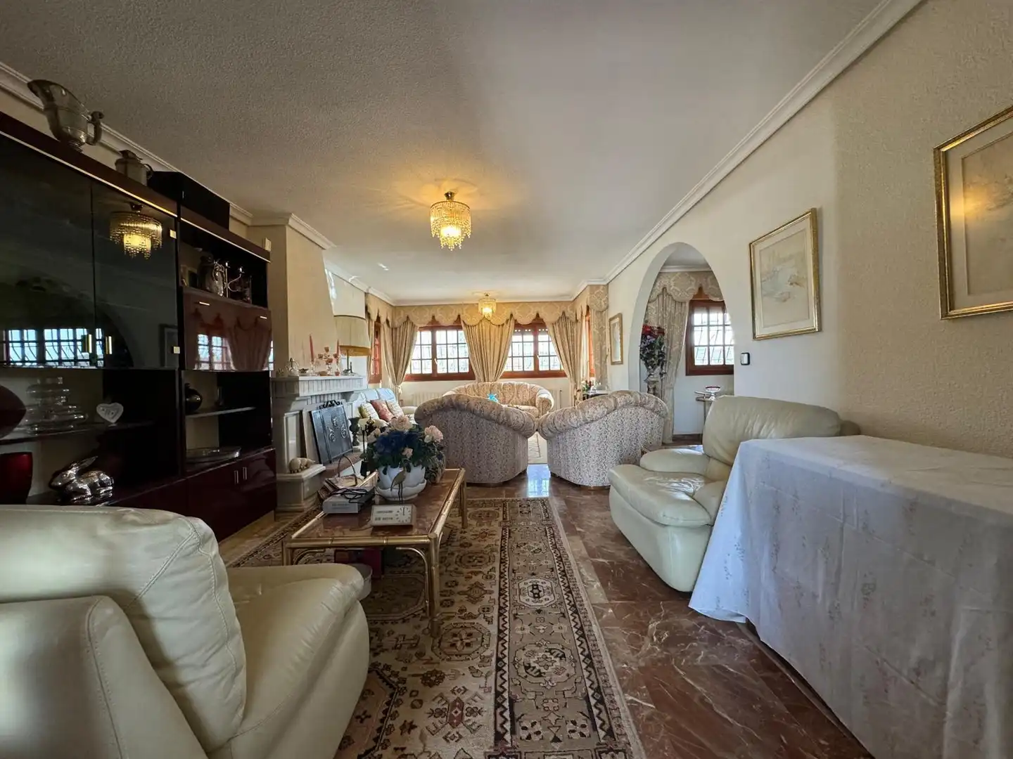 Sala d'estar de Casa o xalet en venda en Alicante / Alacant amb Calefacció, Jardí privat i Terrassa