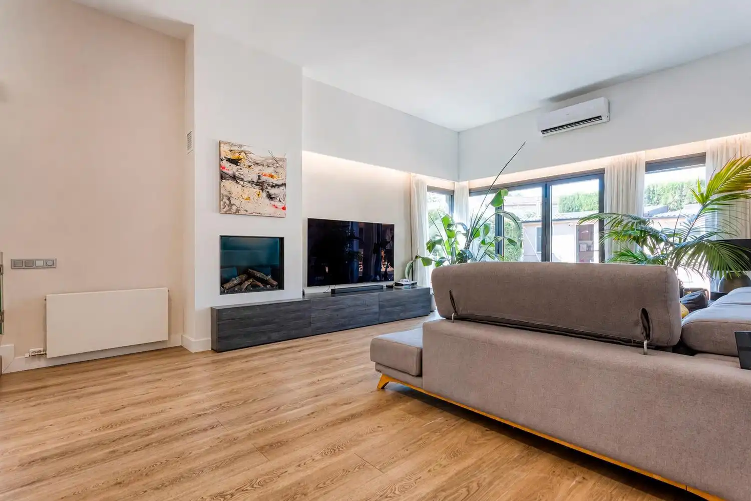 Sala d'estar de Casa o xalet en venda en La Torre de Claramunt amb Jardí privat, Terrassa i Traster