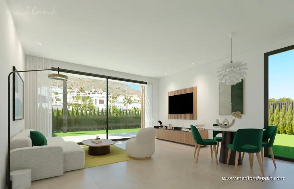 Terraced house with pool for sale in Golf Bahía, imagen 2