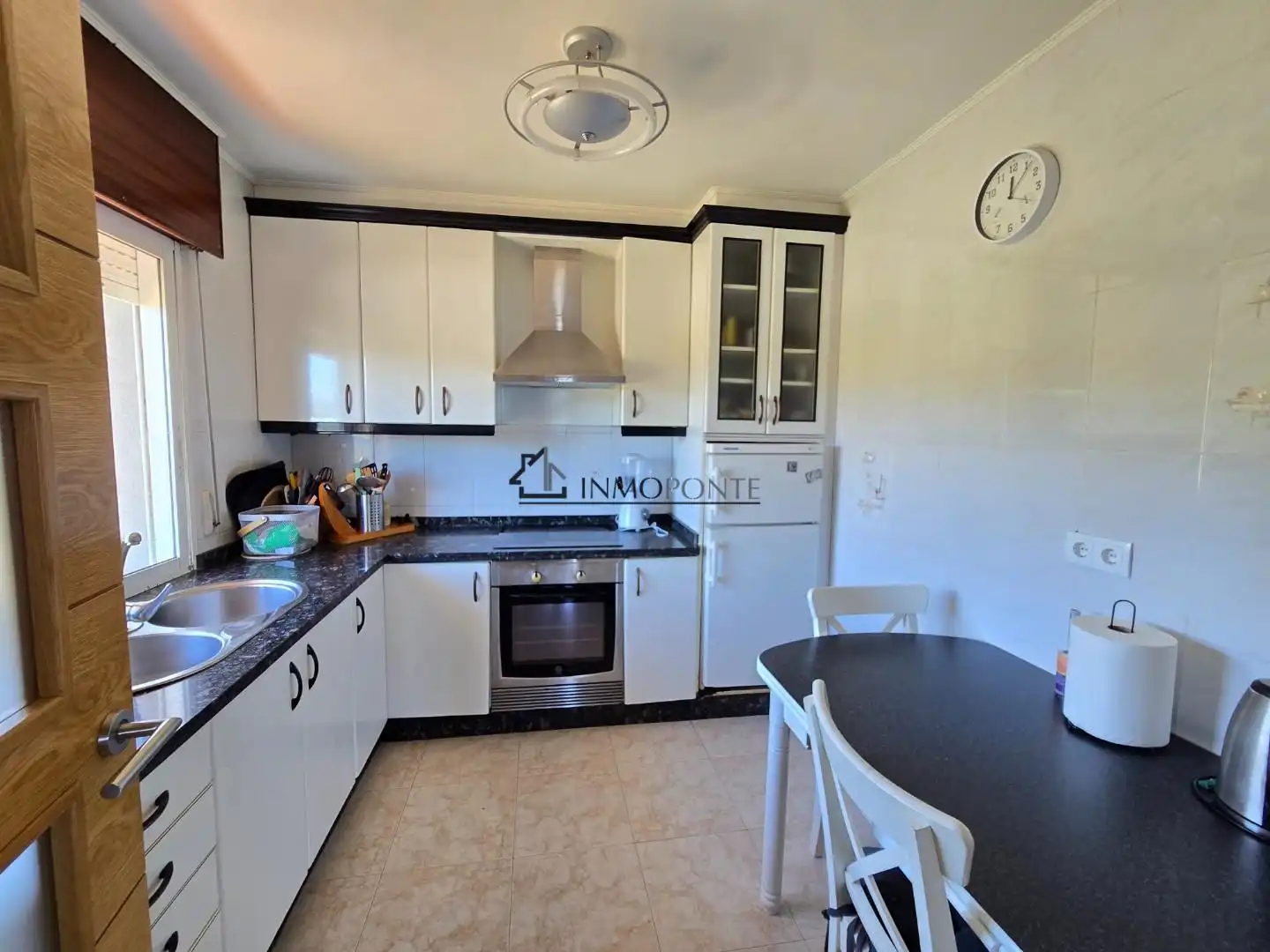 Cocina de Casa o chalet en venta en Pontevedra Capital  con Calefacción, Jardín privado y Terraza