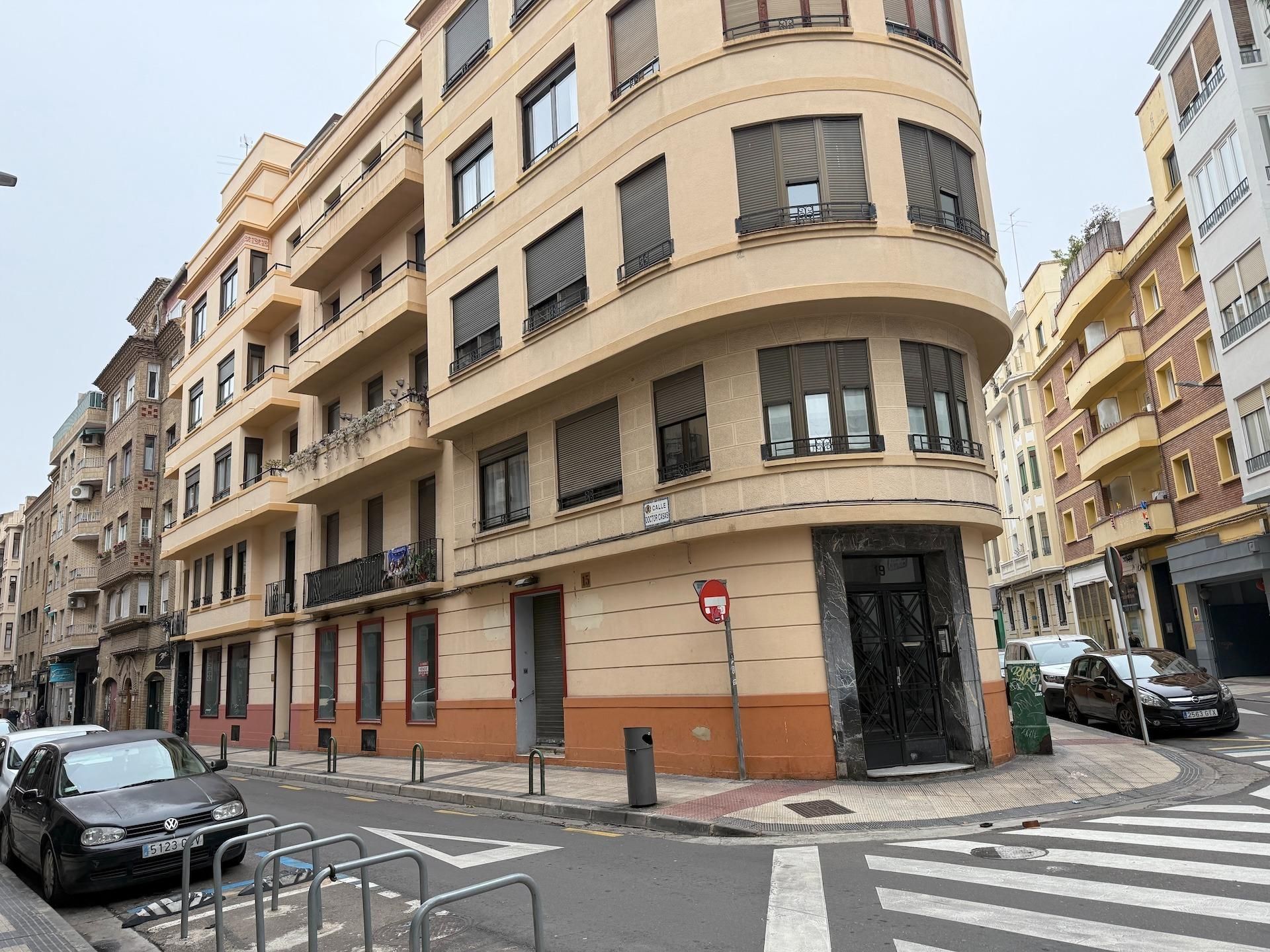 Exterior view of Flat for sale in  Zaragoza Capital  with Parquet flooring and Balcony