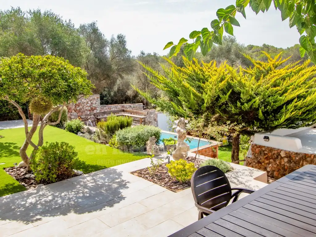 Country homes for sale in Cala Blanca
