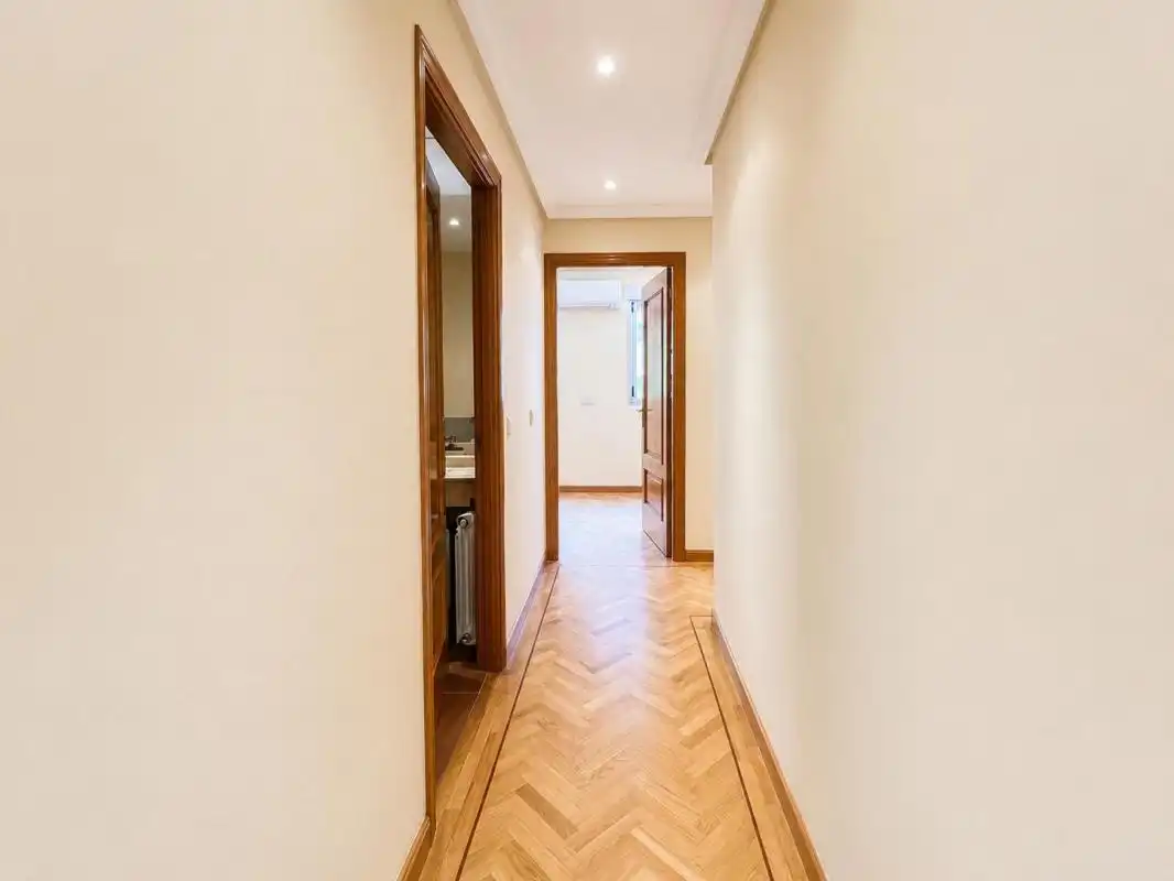 Flat for rent in Madrid  with Air Conditioner, Heating and Swimming Pool