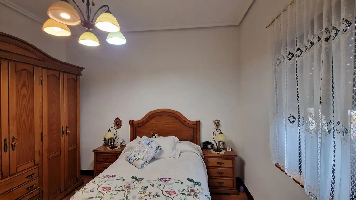 Habitación de Casa o chalet en venta en Torrelavega  con Calefacción, Terraza y Trastero