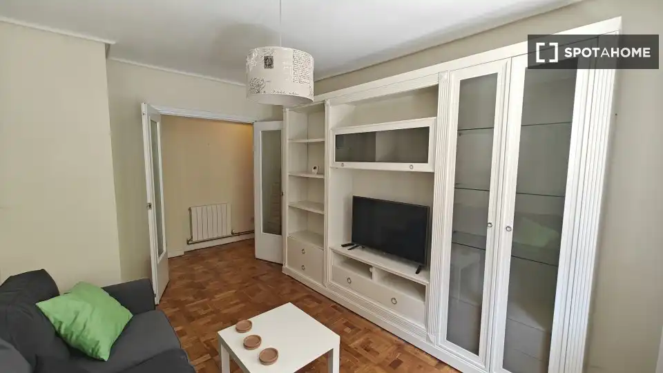 Sala d'estar de Apartament per a compartir en Leioa amb Aire condicionat, Calefacció i Terrassa