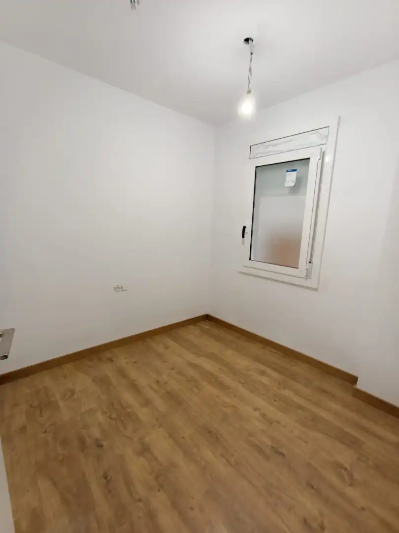 Piso en venta en Sant Boi de Llobregat con Parquet, Horno y Balcón
