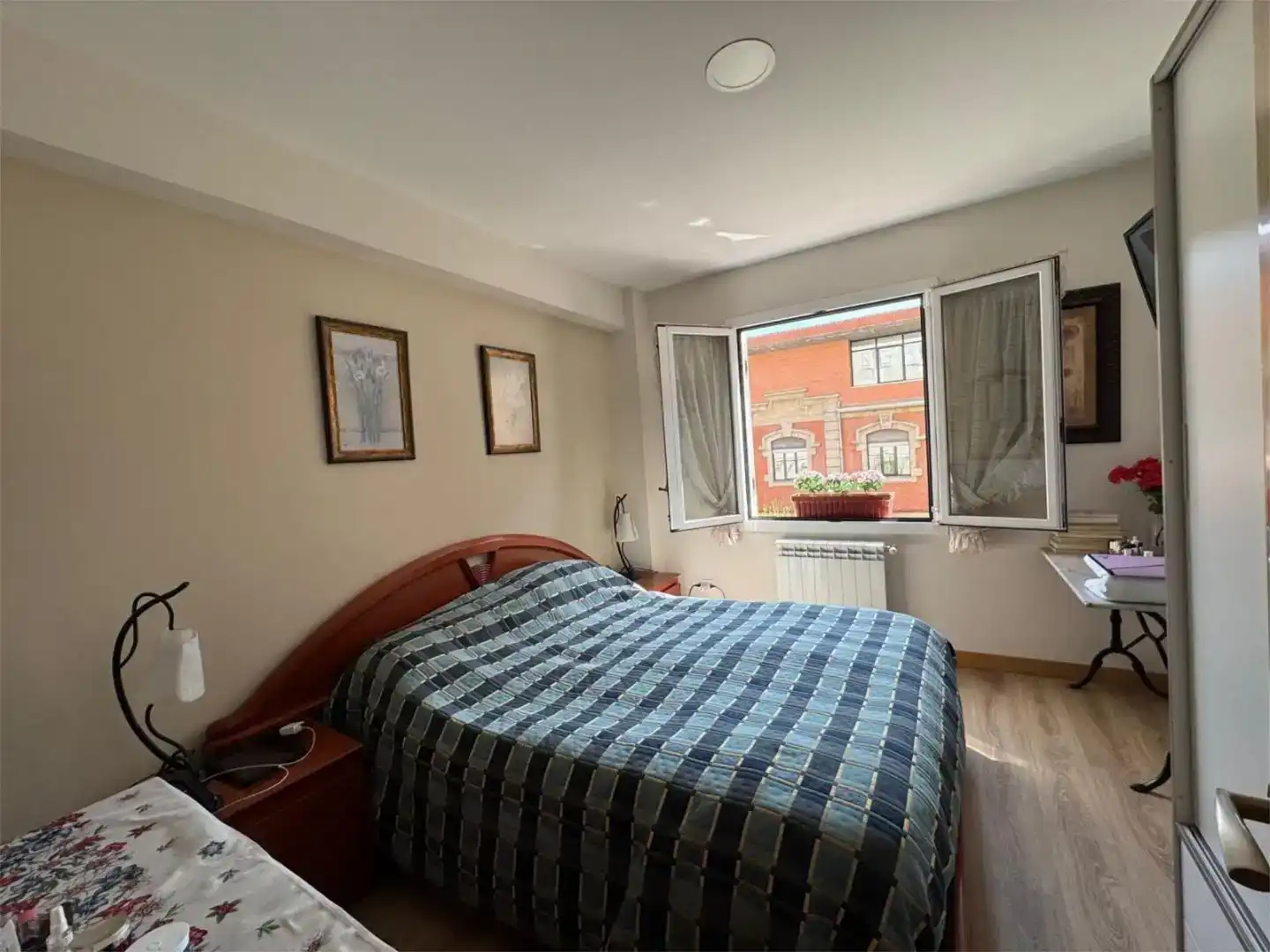 Bedroom of Flat for sale in Lovaina