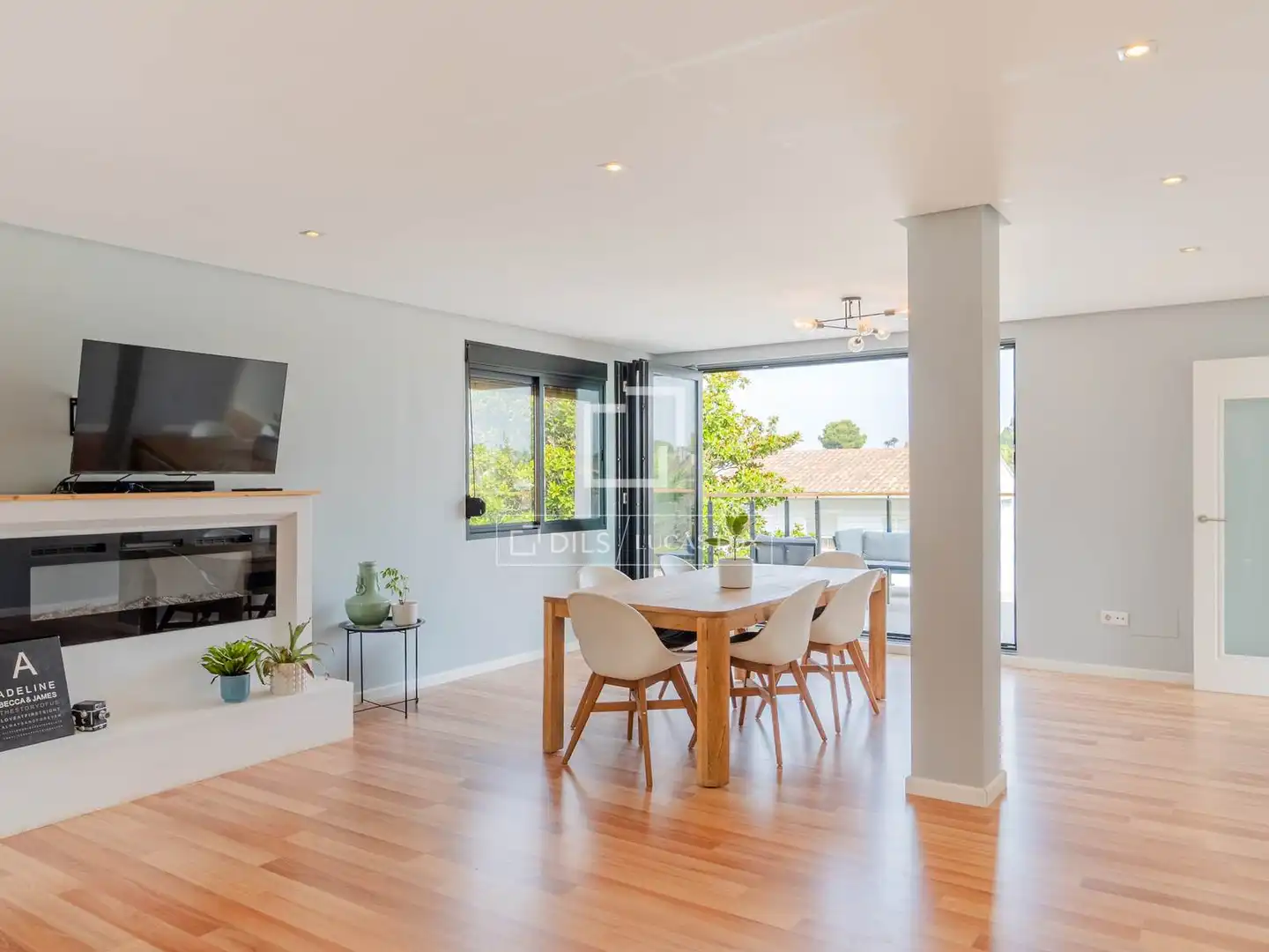 Comedor de Casa o chalet en venta en L'Eliana con Aire acondicionado, Calefacción y Jardín privado