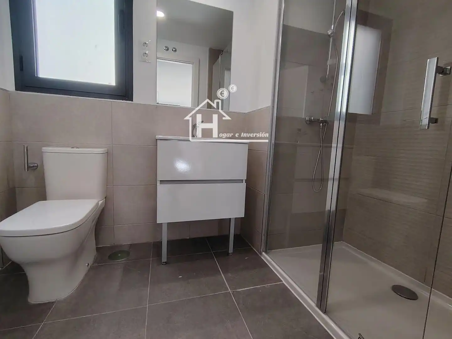 Baño de Piso de alquiler en Guadalajara con Aire acondicionado, Calefacción y Terraza