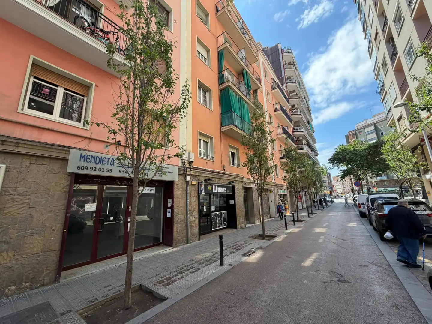 Außenansicht von Geschaftsraum zur Miete in Barcelona mit Klimaanlage