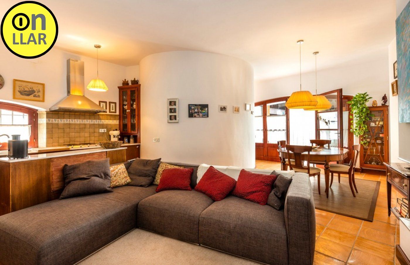 Sala d'estar de Casa o xalet en venda en Castelló d'Empúries amb Aire condicionat i Terrassa