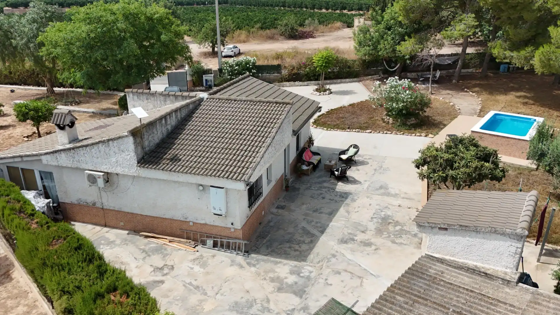 Vista exterior de Casa o xalet en venda en Pedralba amb Aire condicionat, Jardí privat i Terrassa
