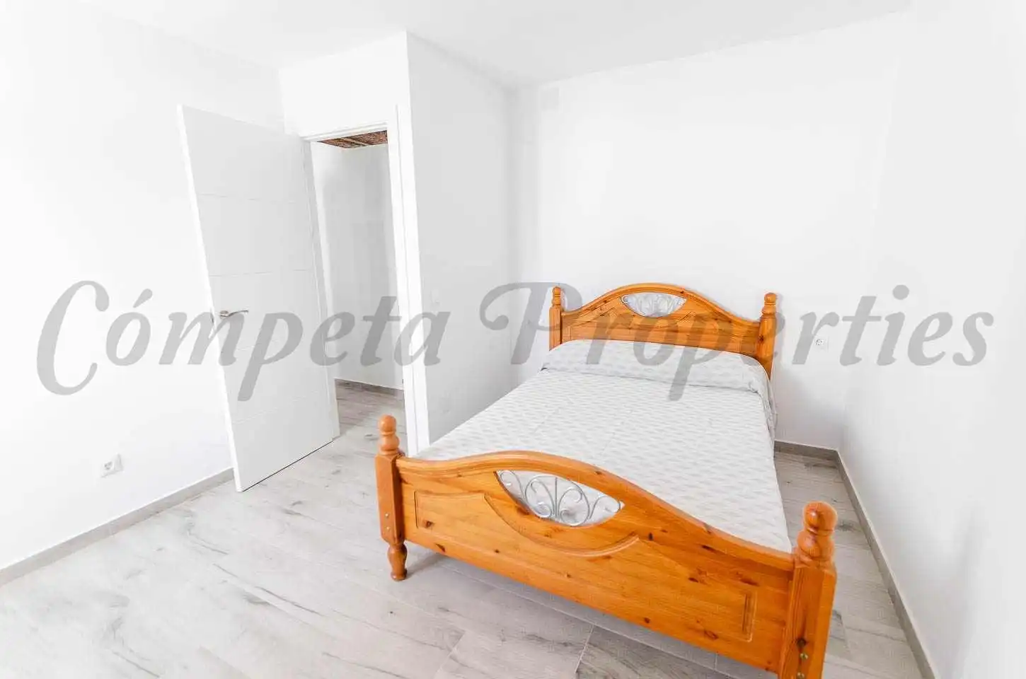 Habitación de Apartamento en venta en Cómpeta con Aire acondicionado