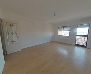 Sala d'estar de Pis en venda en Linares amb Parquet i Balcó