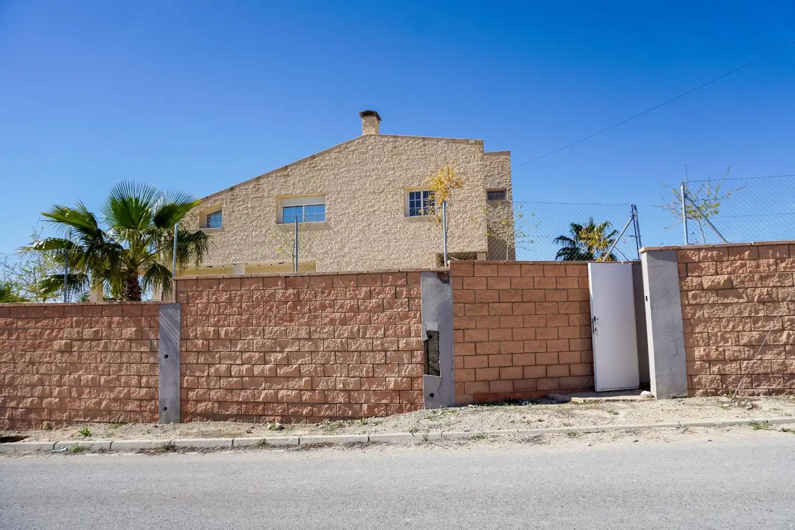 Vista exterior de Casa o xalet en venda en Mutxamel amb Aire condicionat, Terrassa i Traster