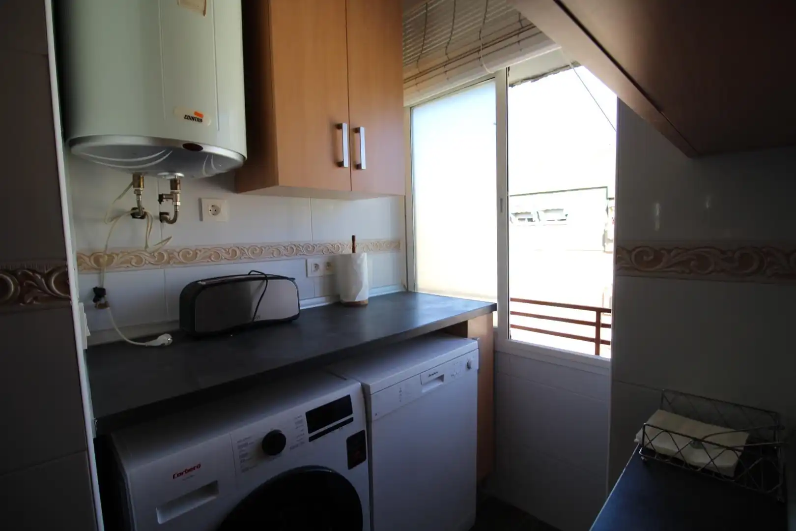 Cocina de Piso de alquiler en Granada con Aire acondicionado, Calefacción y Jardín privado