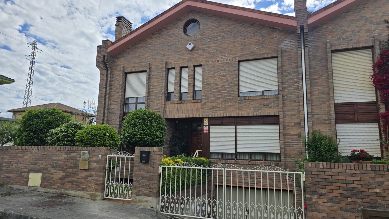 Exterior view of House or chalet for sale in Torrelavega   with Heating and Parquet flooring