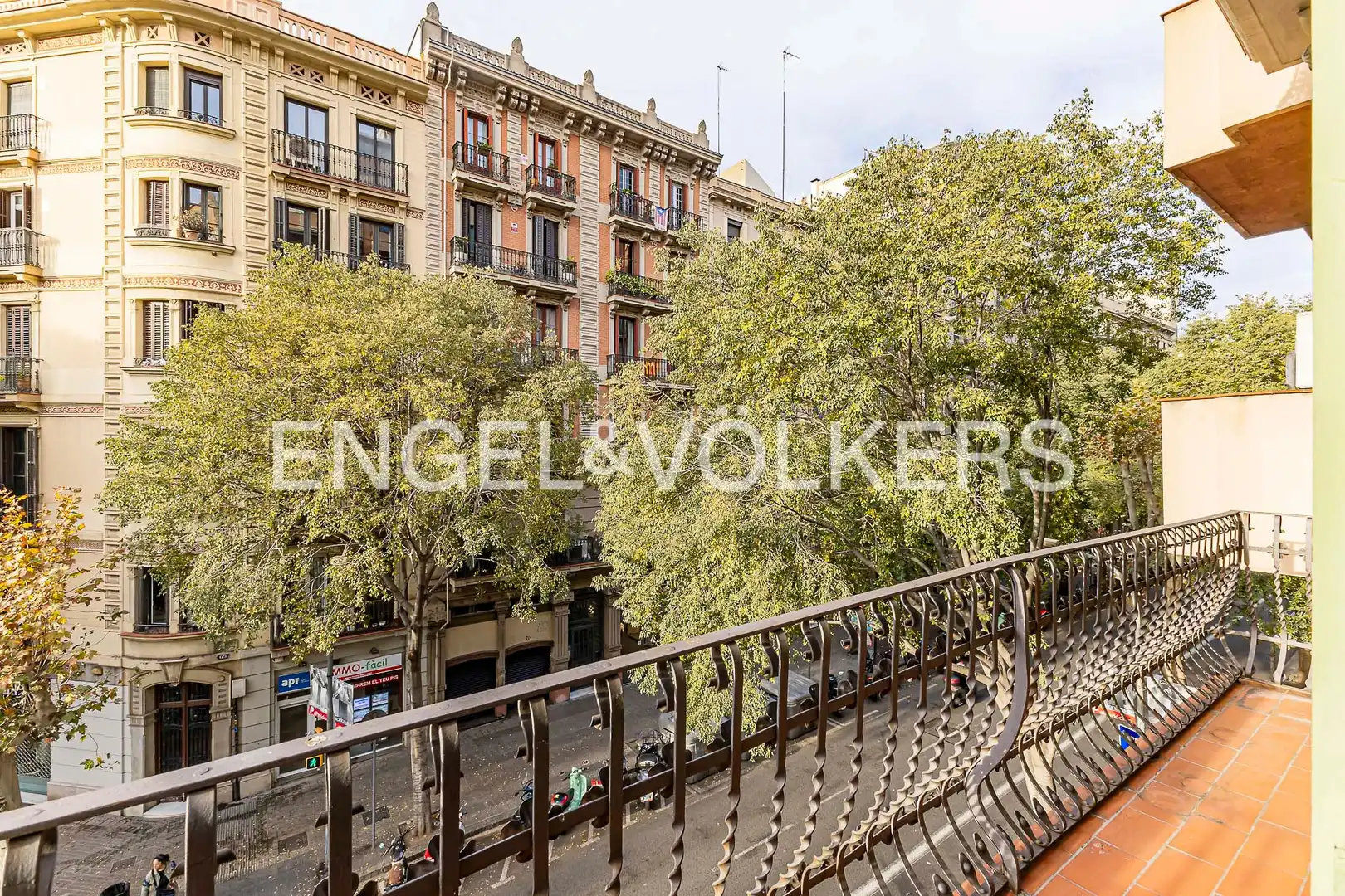 Vista exterior de Pis en venda en Barcelona amb Aire condicionat, Calefacció i Parquet