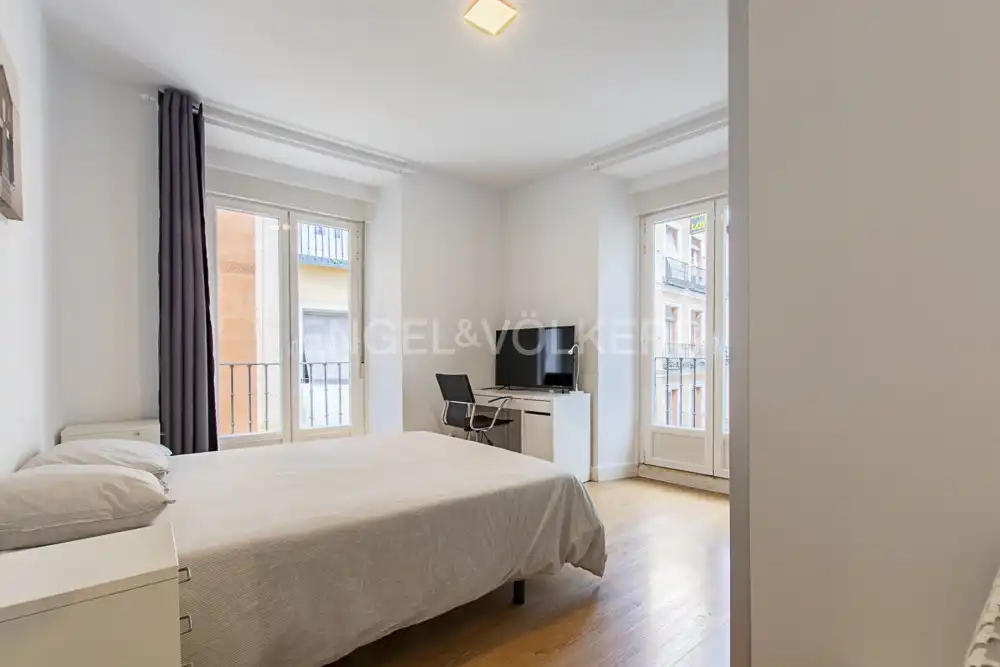 Schlafzimmer von Wohnung zur Miete in Madrid mit Klimaanlage, Heizung und Möbliert