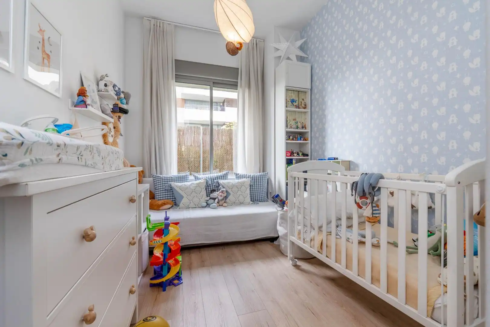 Habitación de Piso en venta en Granada con Aire acondicionado, Calefacción y Jardín privado