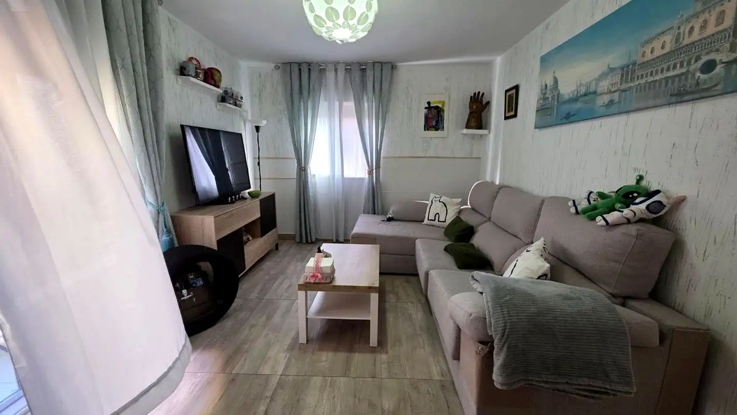 Sala de estar de Piso en venta en San Sebastián de los Reyes con Terraza y Balcón