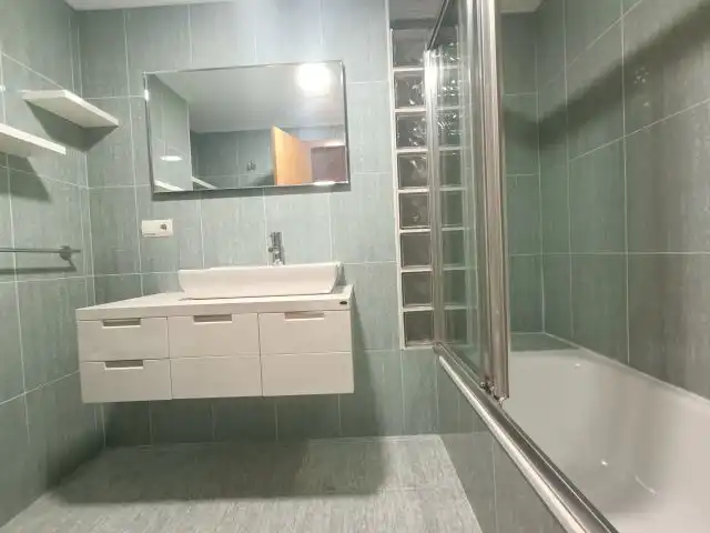 Bathroom of Flat for sale in Vigo   with Heating, Storage room and Balcony