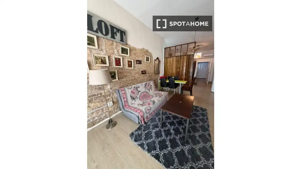 Flat with terrace to rent in Extramurs, imagen 4