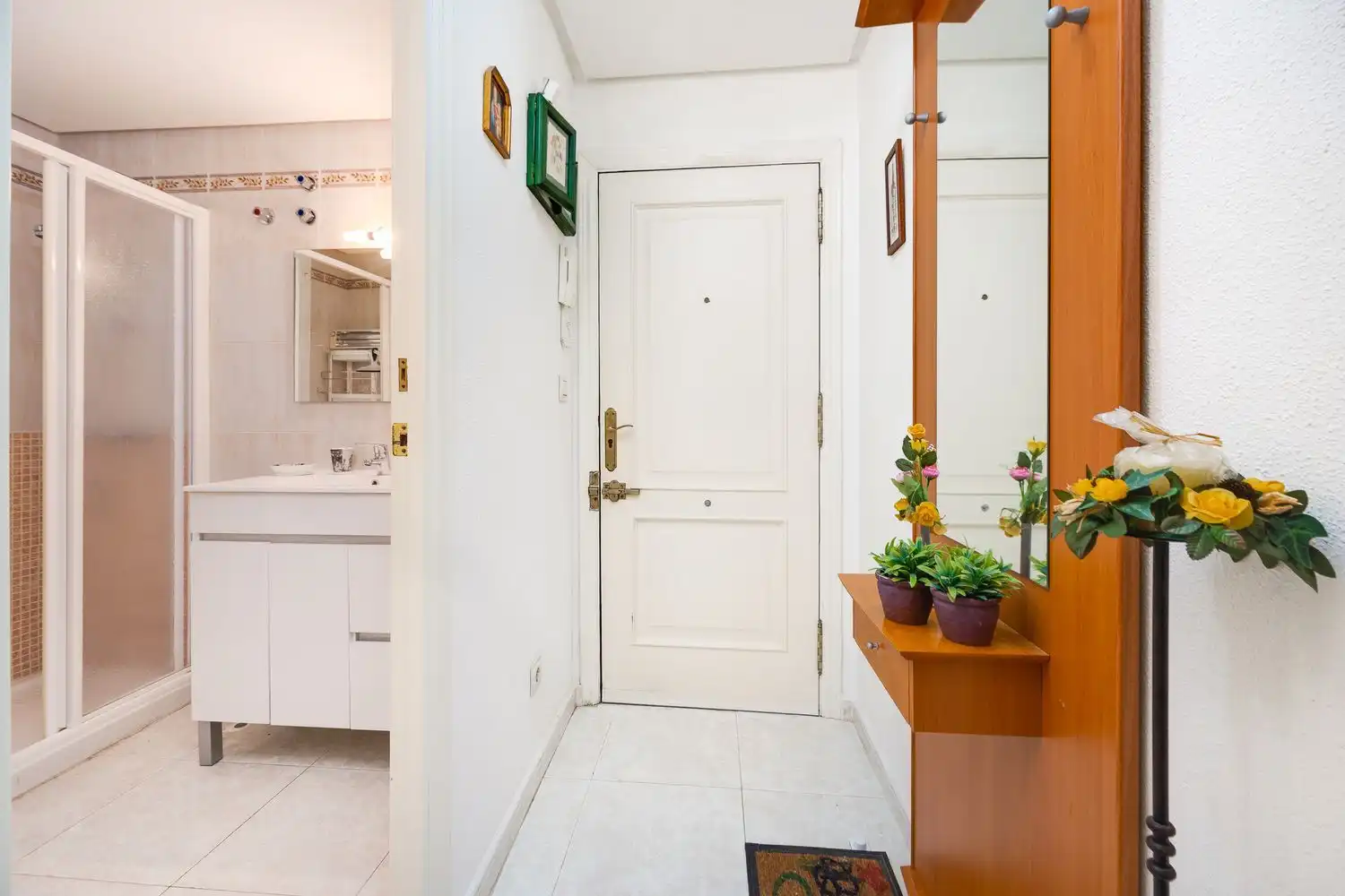 Flat for sale in Torrevieja  with Air Conditioner, Terrace and Furnished
