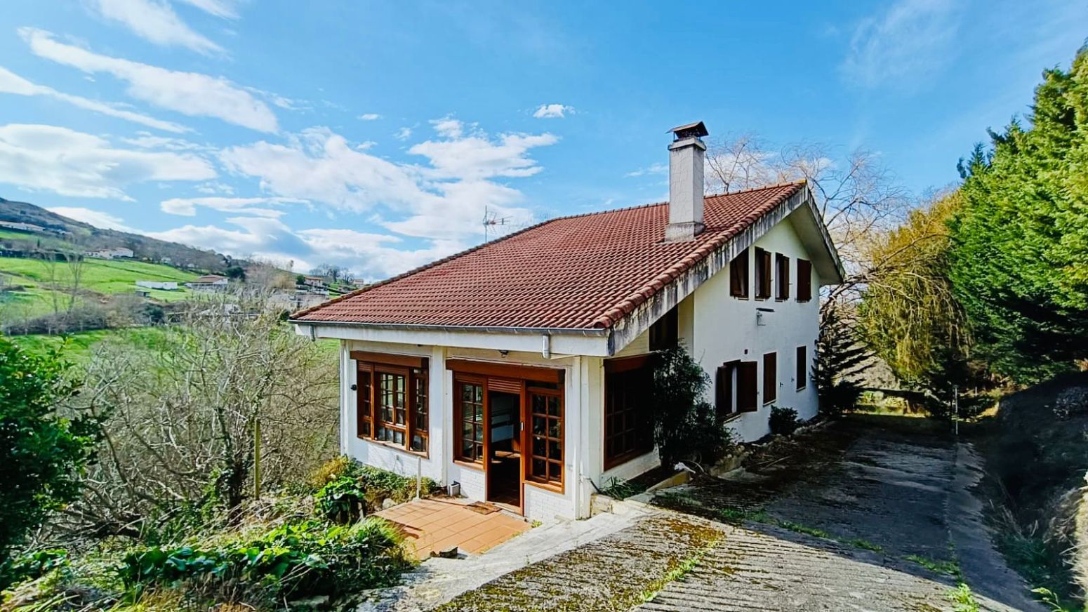 Vista exterior de Casa o chalet en venta en Villaescusa (Cantabria) con Parquet