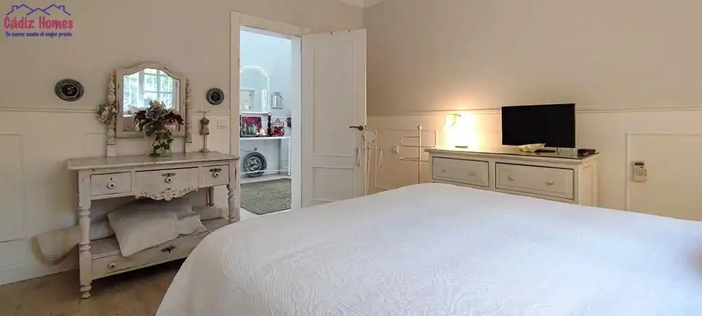 Bedroom of Houses for sale in Chiclana de la Frontera  with Air Conditioner, Heating and Private garden