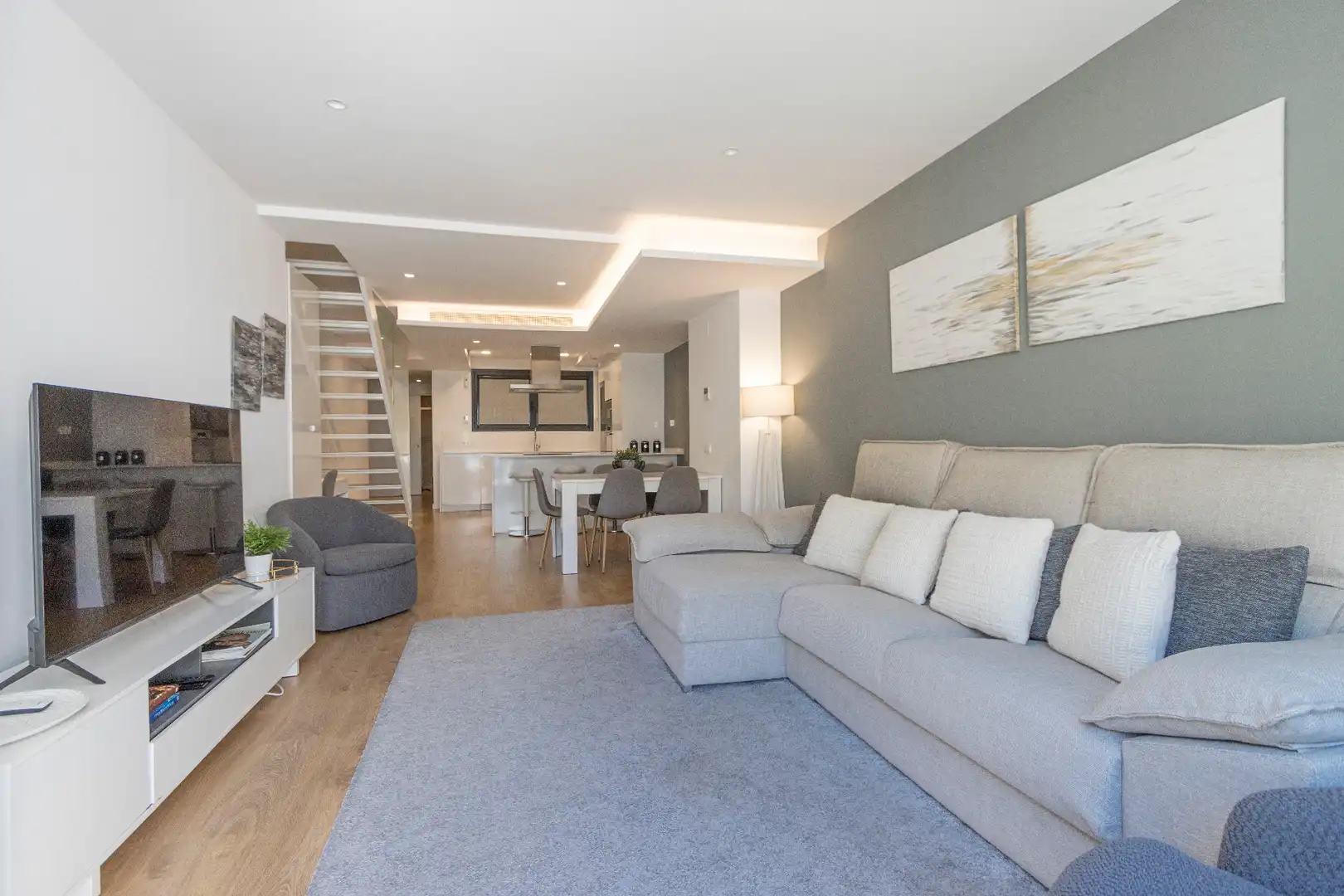 Living room of Duplexes for sale in Barcelona  with Air Conditioner, Heating and Parquet flooring