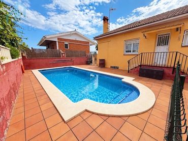 Villa à vendre à Calle Tiziano