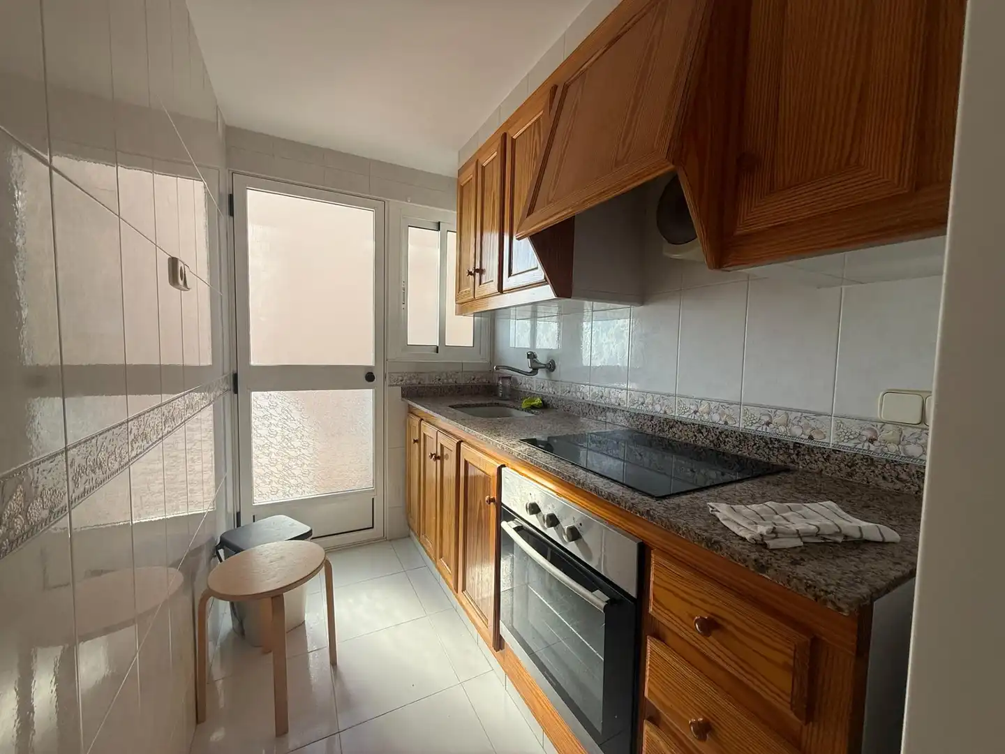 Cocina de Apartamento en venta en Tavernes de la Valldigna con Terraza, Trastero y Amueblado