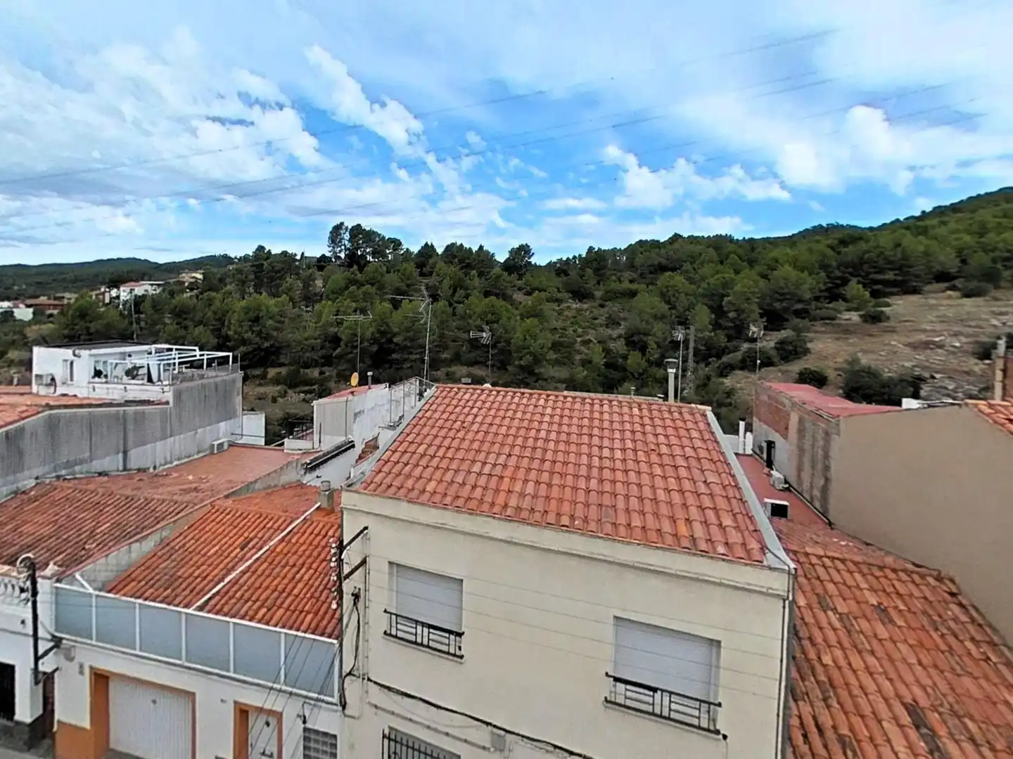 Außenansicht von Haus oder Chalet zum Verkauf in Castellar del Vallès mit Klimaanlage, Heizung und Terrasse
