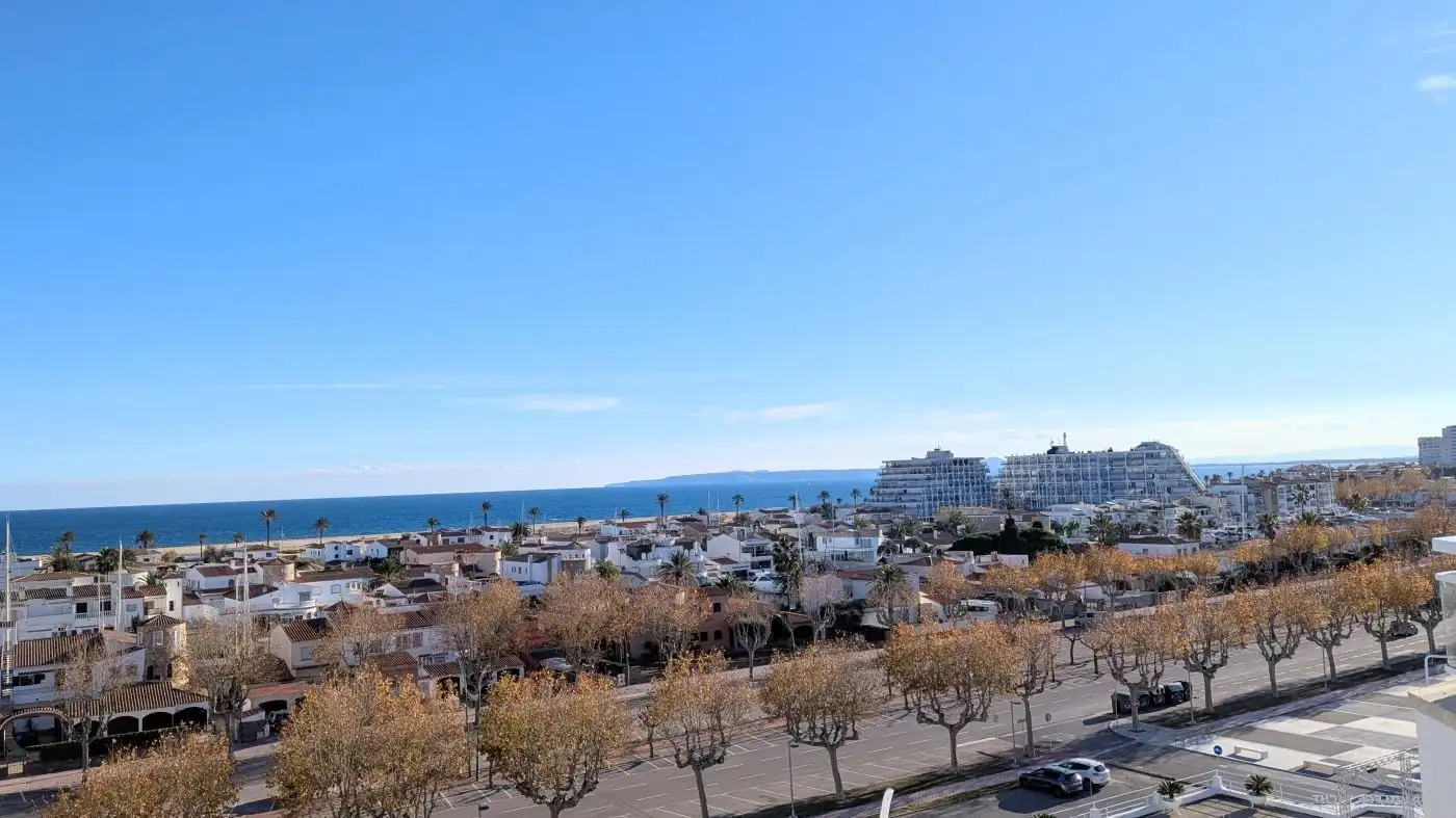 Vista exterior de Ático en venta en Empuriabrava con Aire acondicionado, Calefacción y Terraza