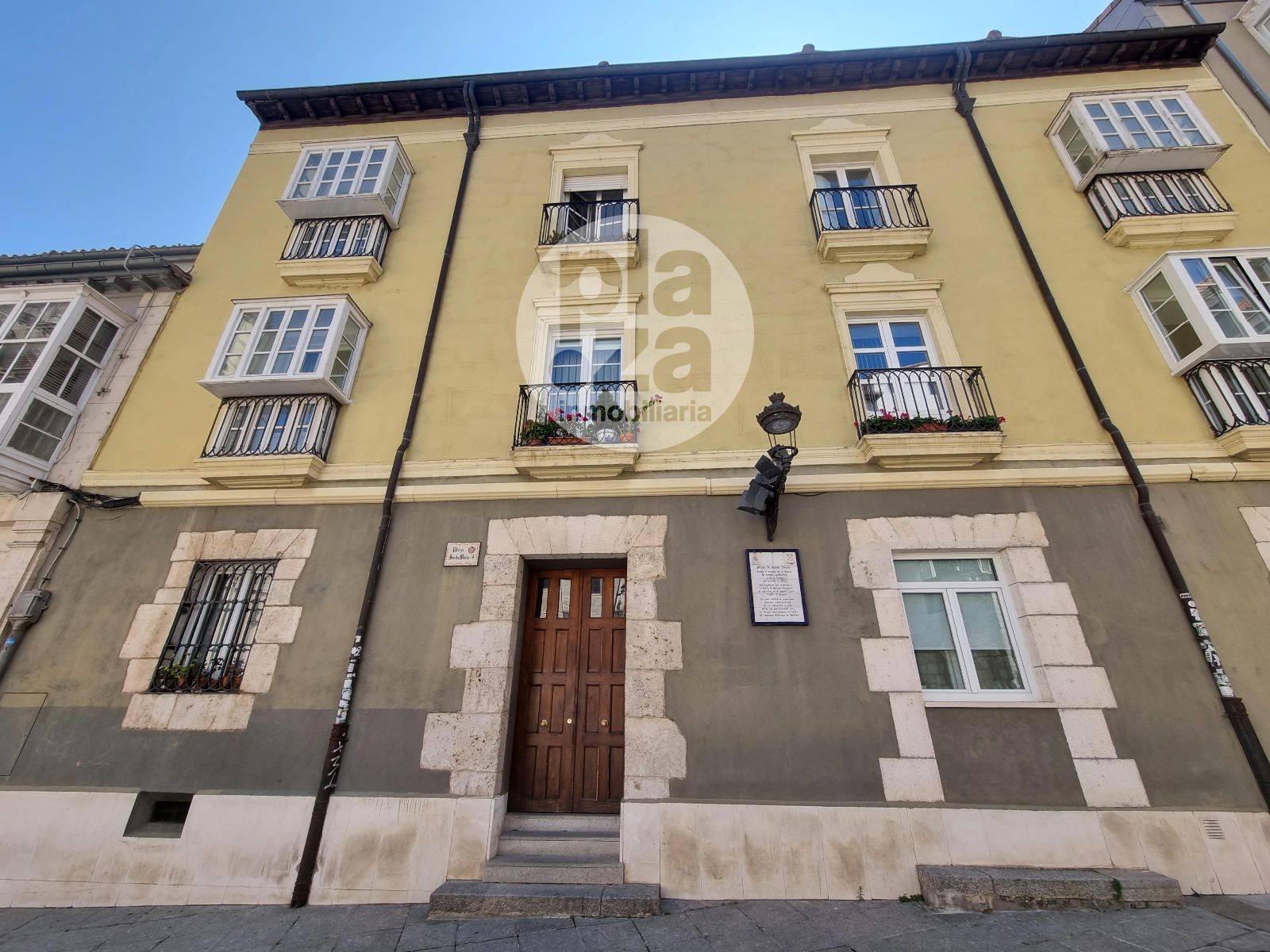 Vista exterior de Àtic en venda en Burgos Capital amb Calefacció