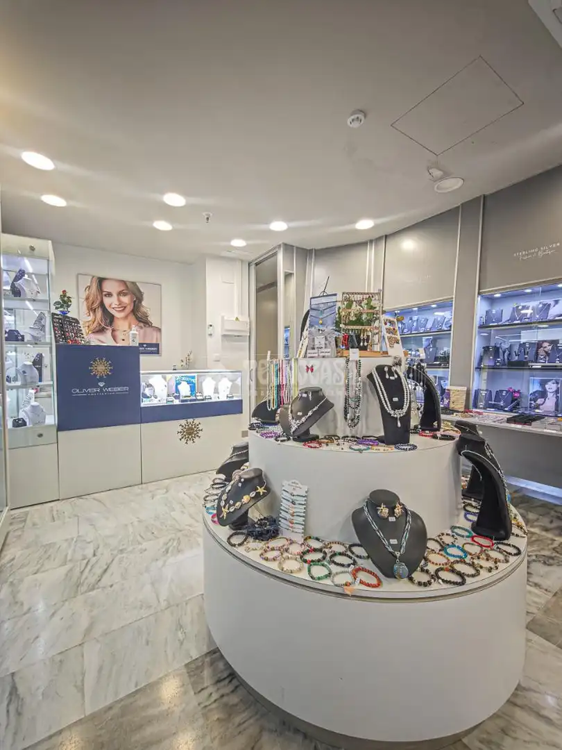 Commercial properties for sale in Arona  with Air Conditioner, Furnished and Alarm