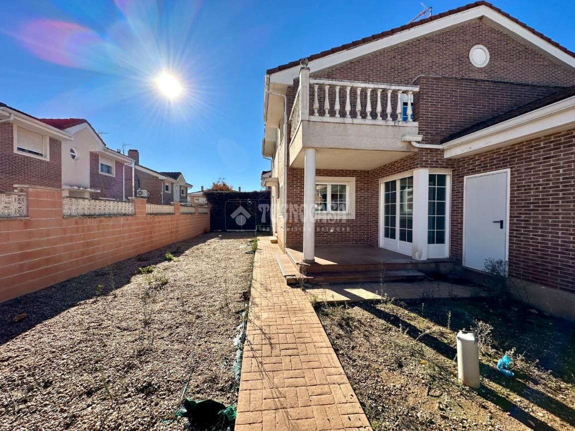 Garden of Single-family semi-detached for sale in Fontanar  with Heating and Terrace