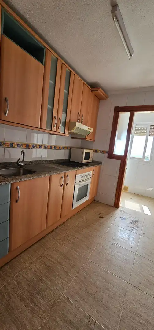 Cocina de Apartamento en venta en La Manga del Mar Menor con Calefacción, Jardín privado y Terraza