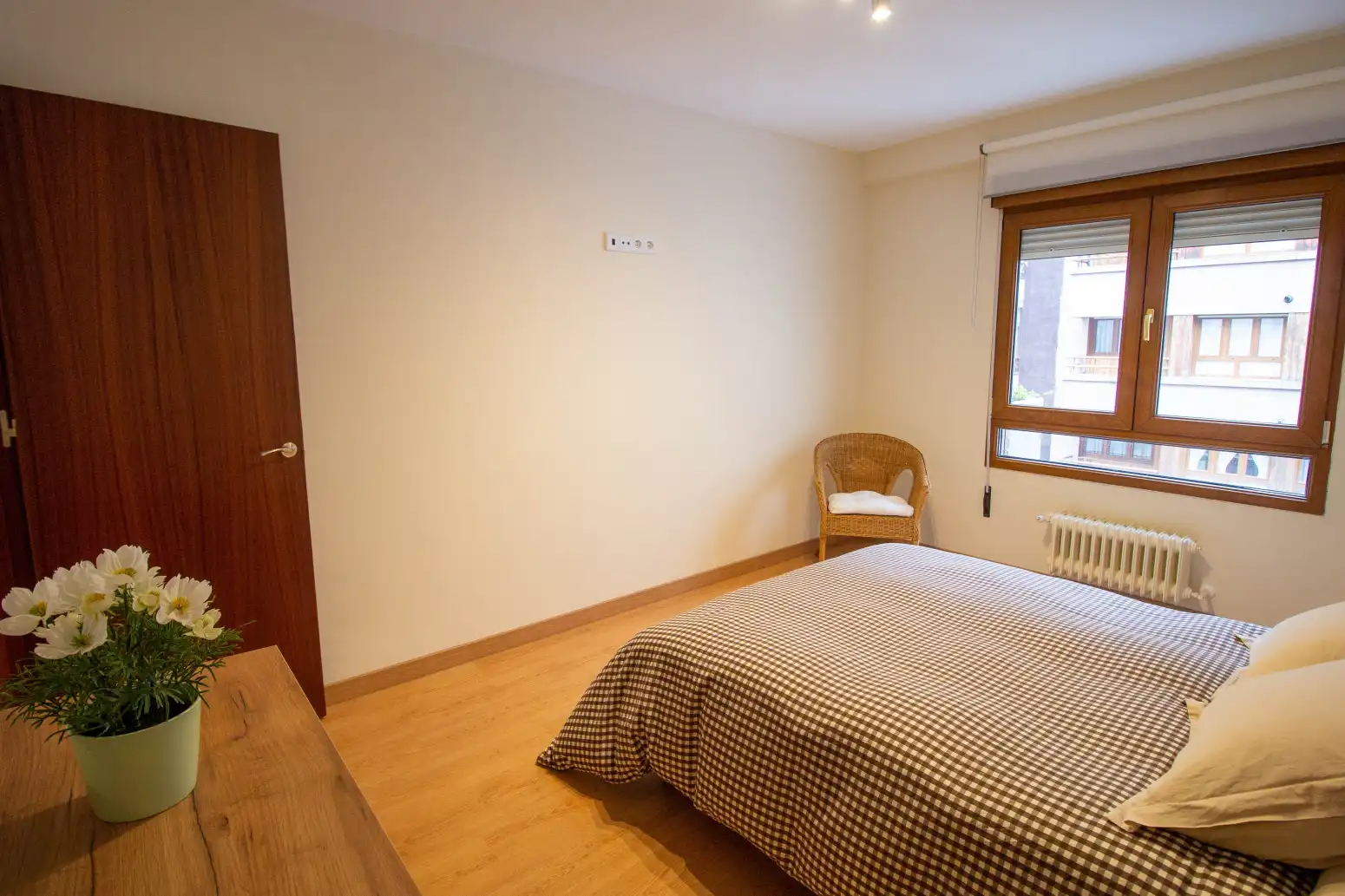Habitación de Piso de alquiler en Gijón  con Calefacción, Terraza y Trastero