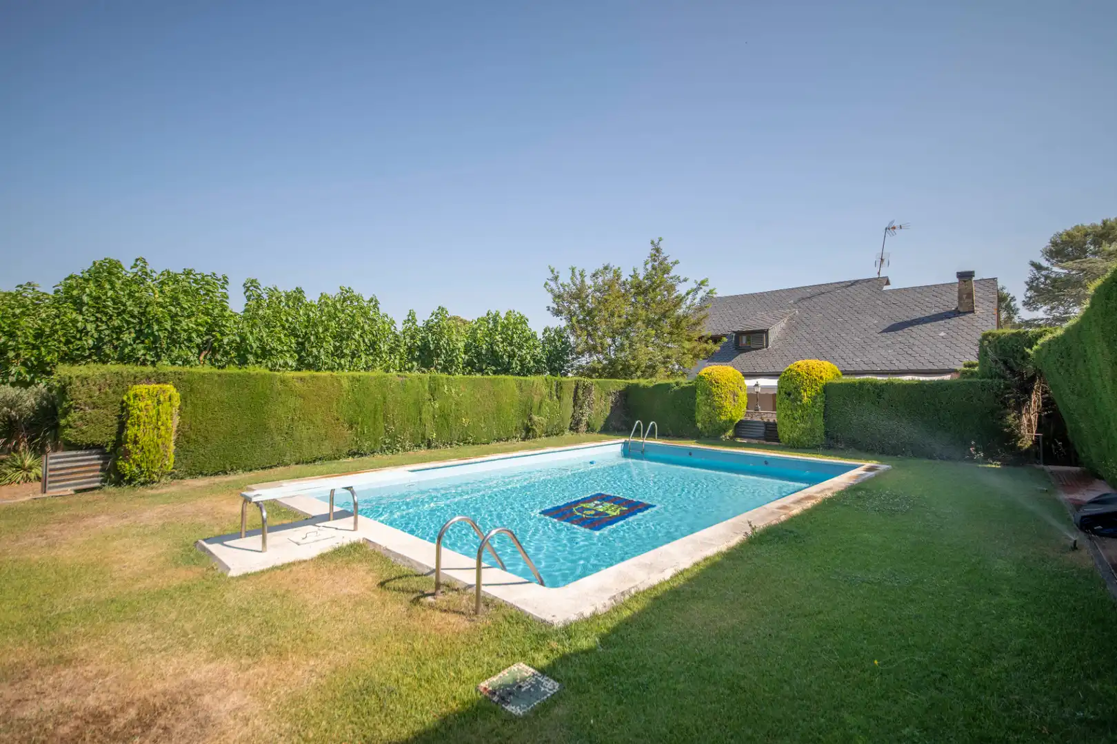 Casa con piscina en venta en Mediona, imagen 28