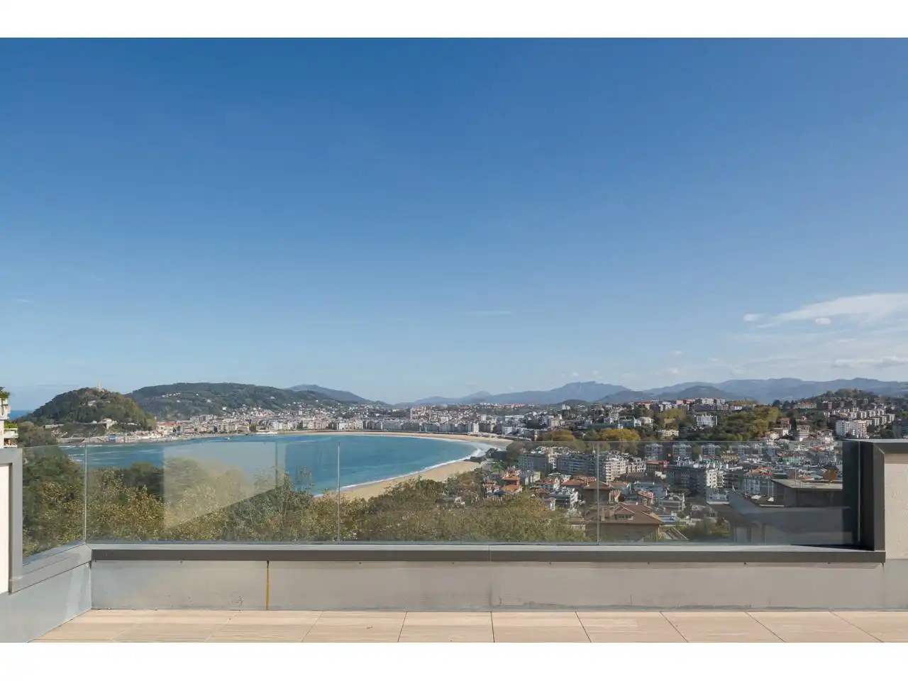 Terrassa de Casa o xalet en venda en Donostia - San Sebastián  amb Calefacció, Jardí privat i Terrassa