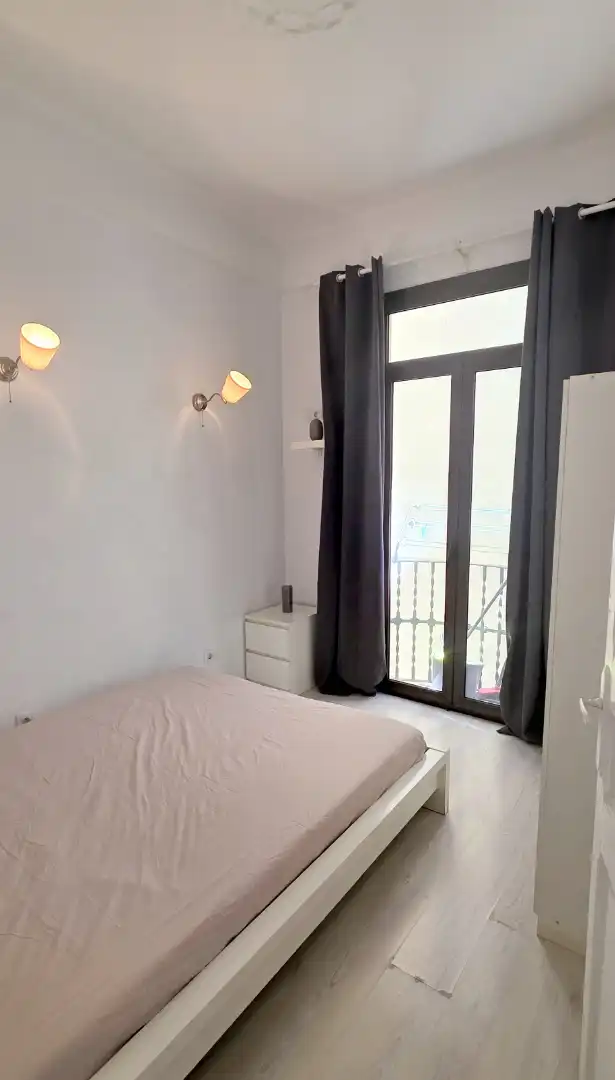 Habitación de Piso de alquiler en Barcelona con Parquet, Amueblado y Lavadora