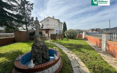 Jardí de Casa o xalet en venda en Piélagos amb Calefacció, Jardí privat i Parquet