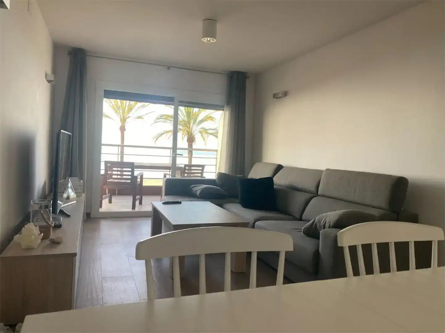 Wohnzimmer von Wohnung zum Verkauf in Calafell mit Klimaanlage, Schwimmbad und Balkon